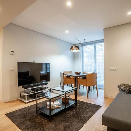 Primrose 1Br Delight W Parking By Lovelystay 포르투 외부 사진