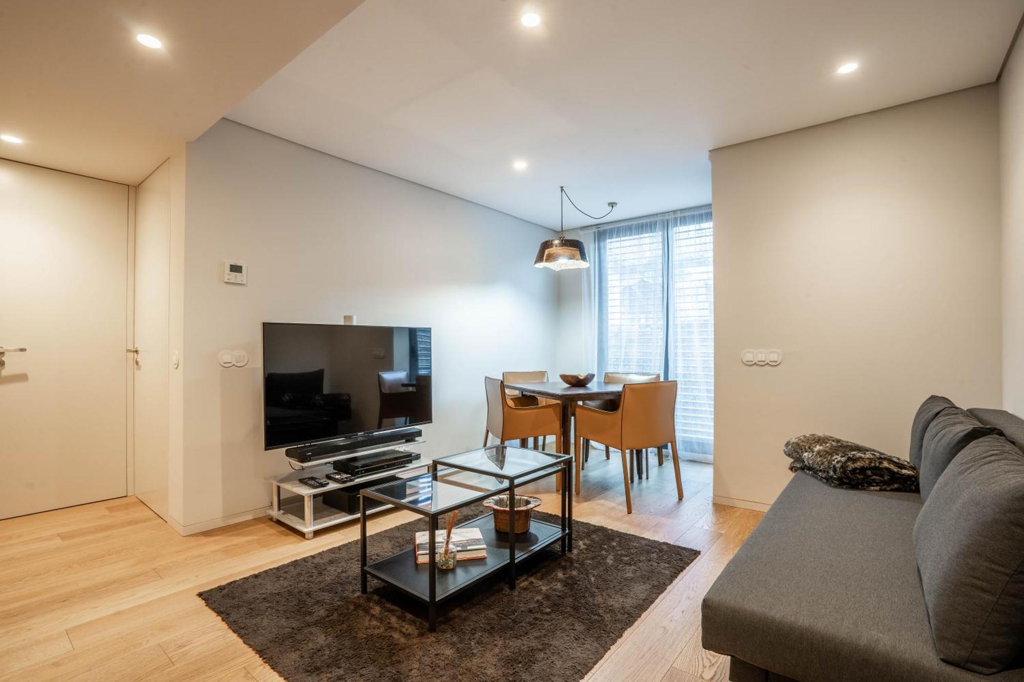 Primrose 1Br Delight W Parking By Lovelystay 포르투 외부 사진