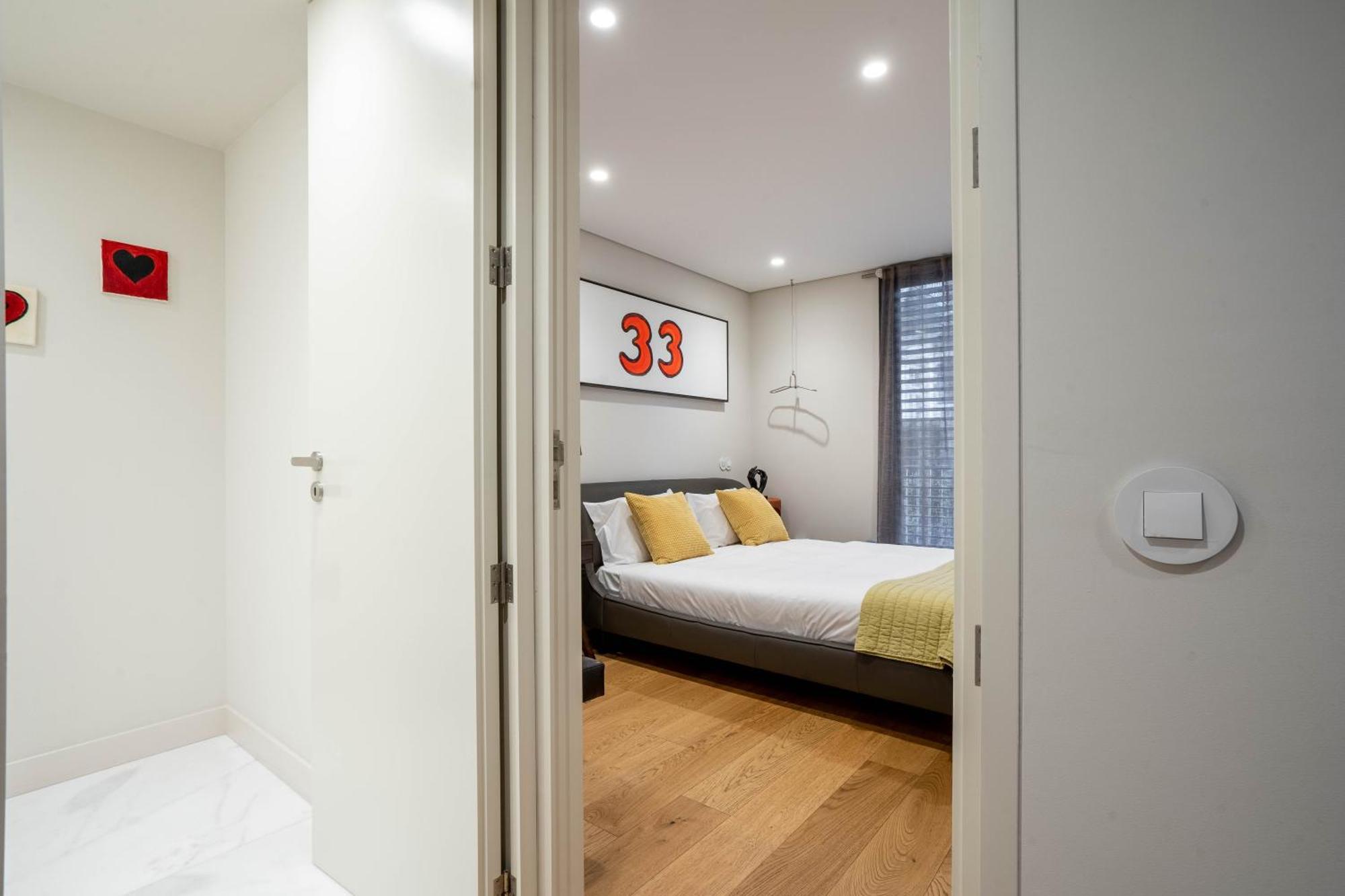 Primrose 1Br Delight W Parking By Lovelystay 포르투 외부 사진