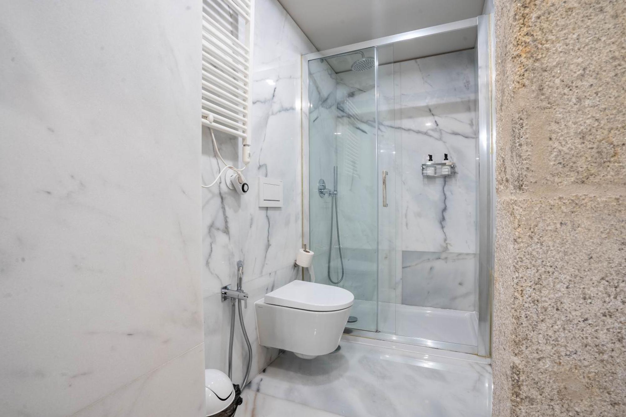 Primrose 1Br Delight W Parking By Lovelystay 포르투 외부 사진