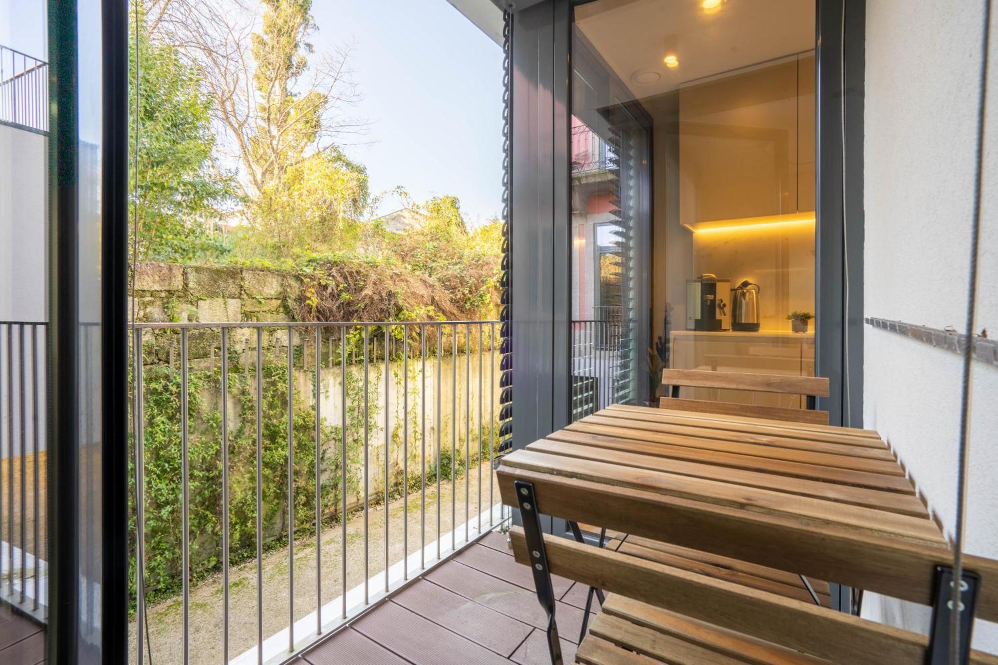 Primrose 1Br Delight W Parking By Lovelystay 포르투 외부 사진